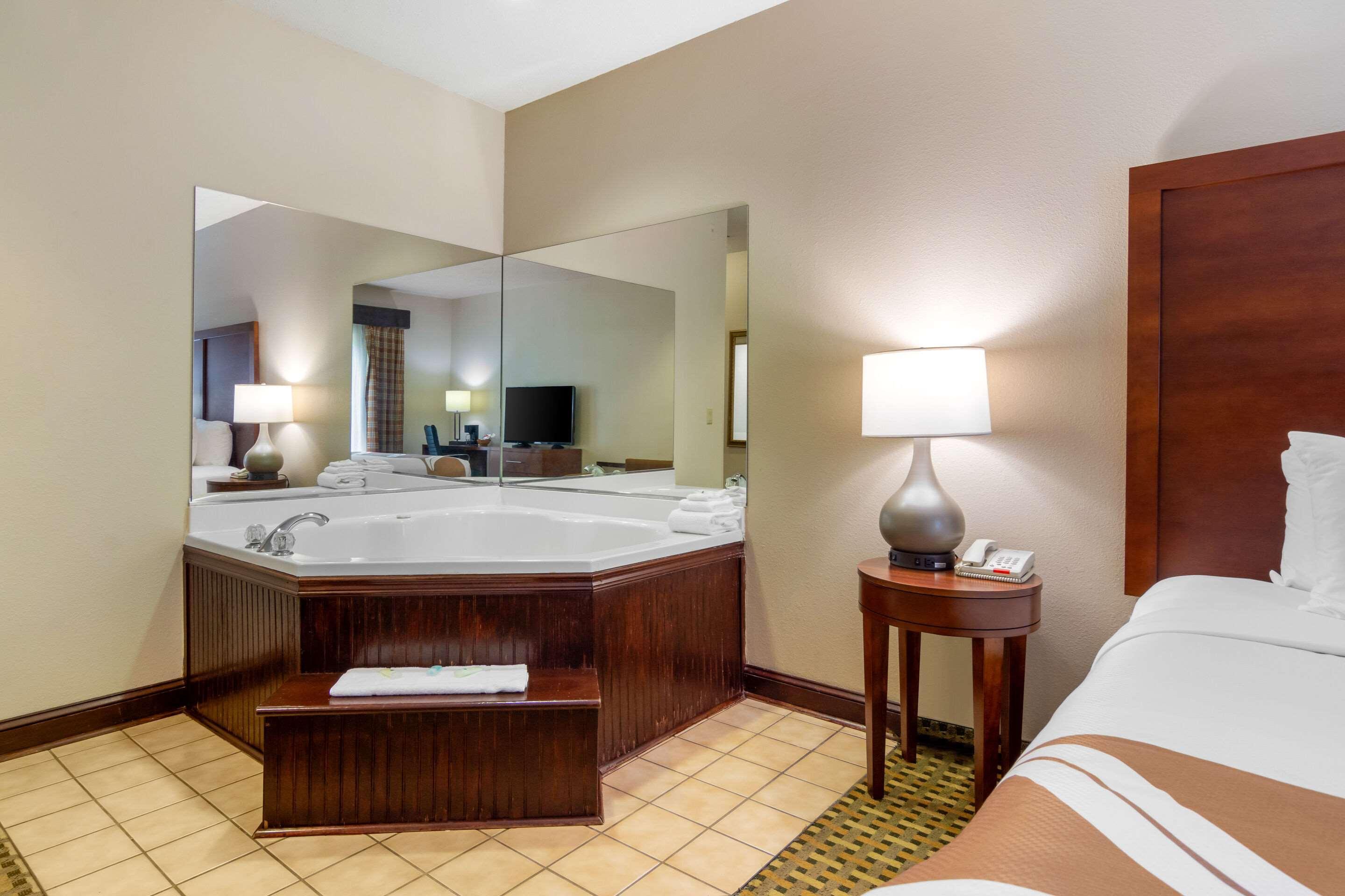 Quality Inn & Suites Decatur - Atlanta East Lithonia Exterior photo
