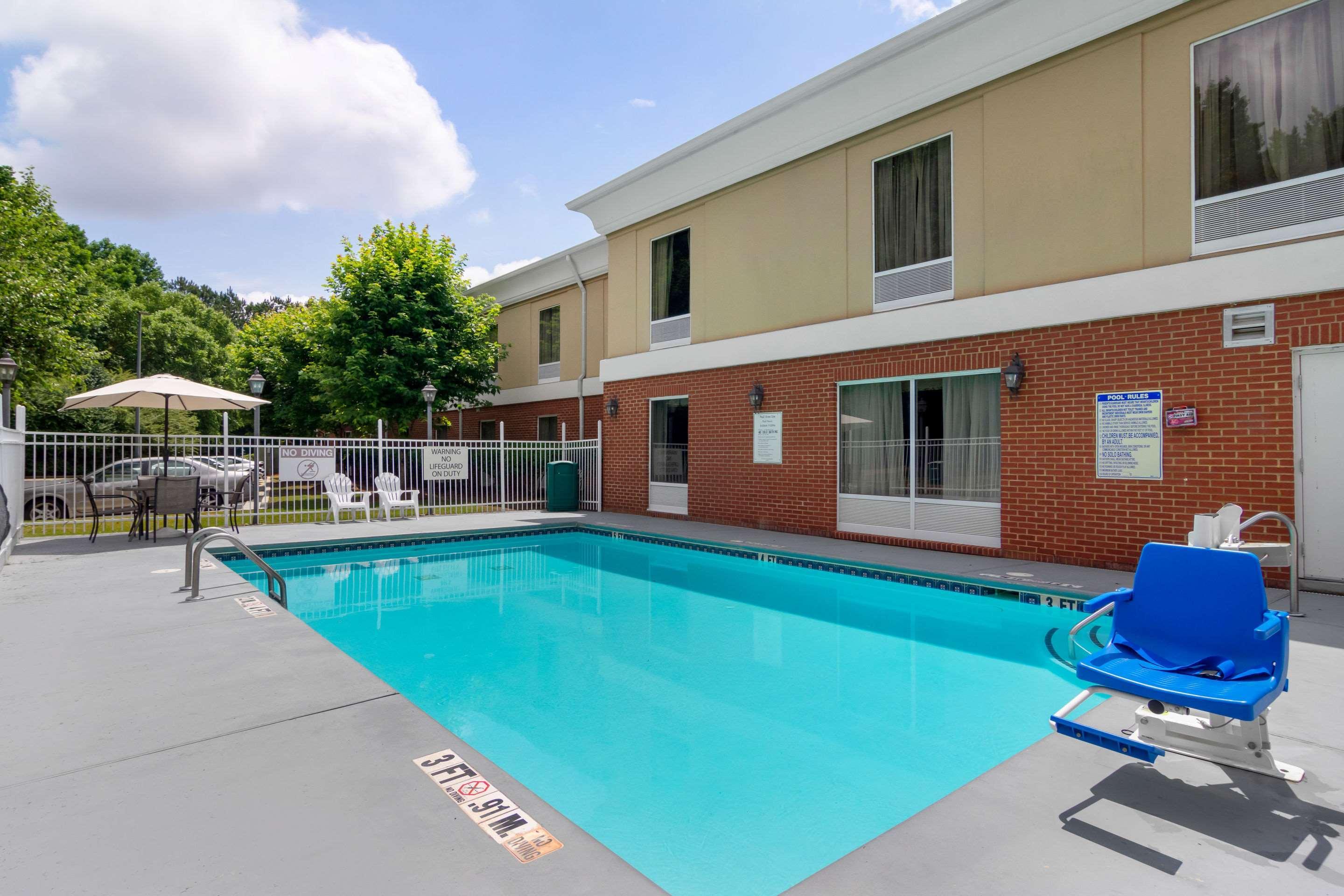 Quality Inn & Suites Decatur - Atlanta East Lithonia Exterior photo